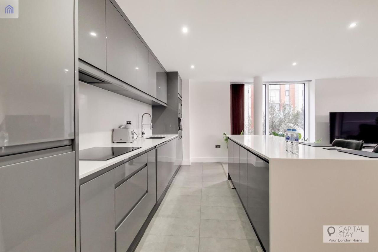 Free Parking - Stylish Three Bedroom Apartment By London Excel Kültér fotó